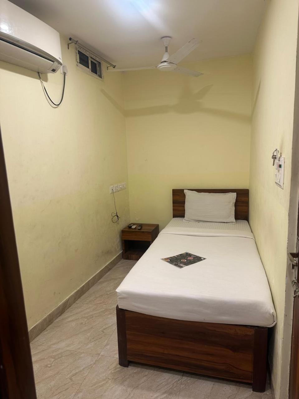 Hotel Holiday Express Calcutta Exteriör bild